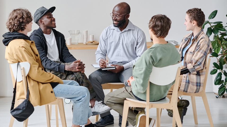Cómo un curso MBSR puede mejorar el rendimiento de tu equipo en la empresa